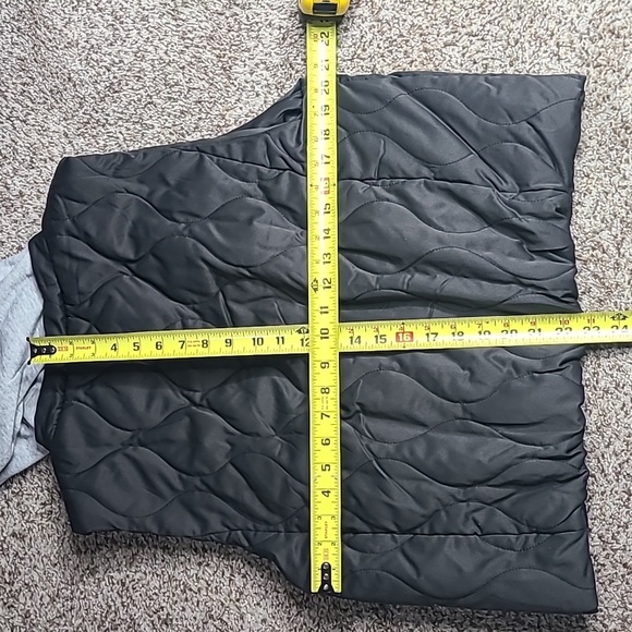 Game Day Couture Washington State Cougars Puffer Vest - Picture 7 of 7